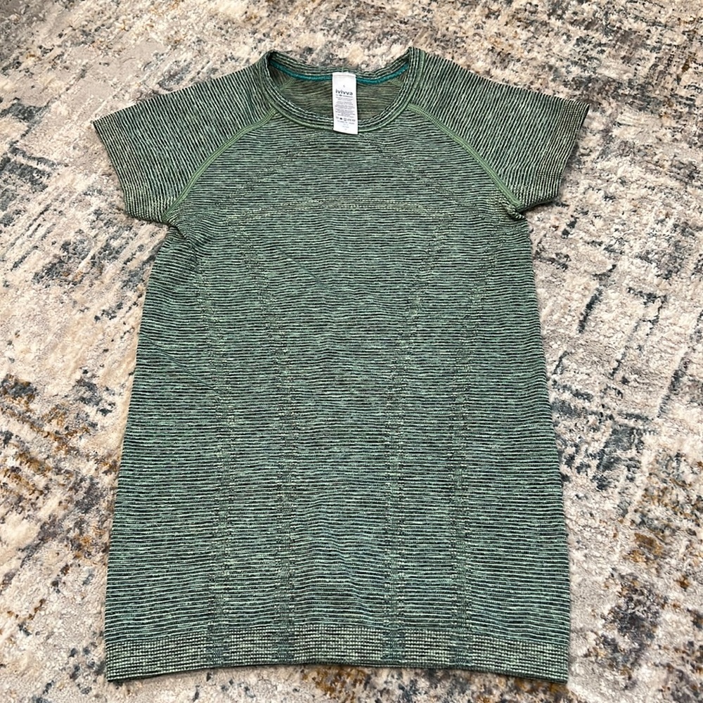 Ivivva by lululemon girls shirt